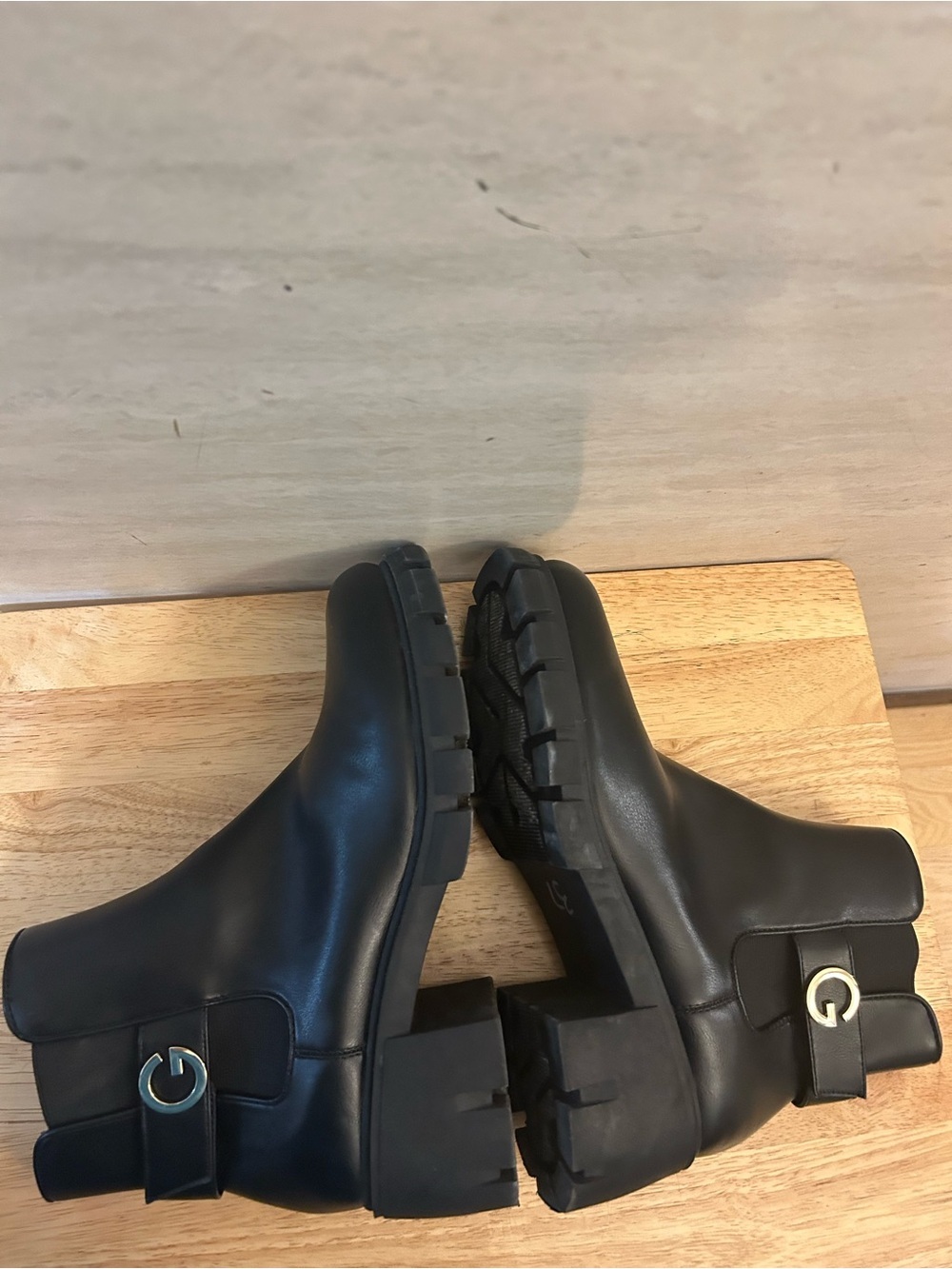 GBG Los Angeles Black Lug Sole Chelsea Boots - Picture 6 of 9